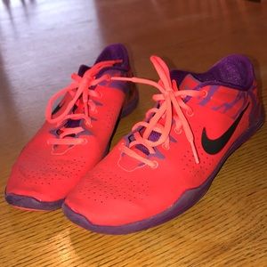 NIKE weight training shoes